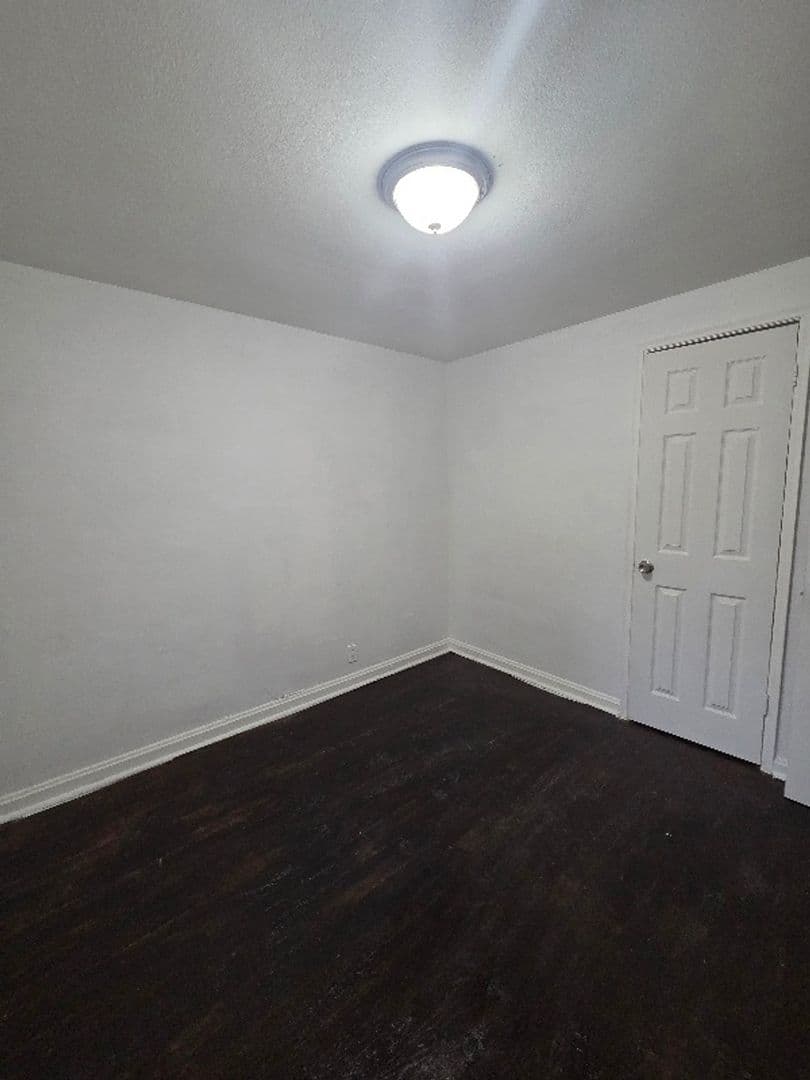 Saint Louis House: 1816 N Hanley Rd