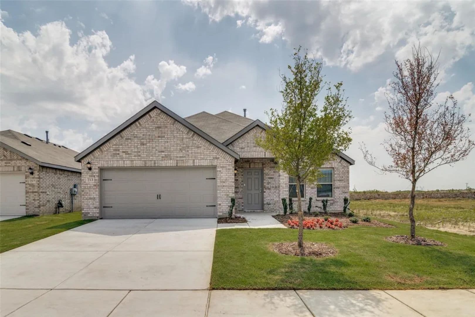Royse City House: 213 Corcovado Ave
