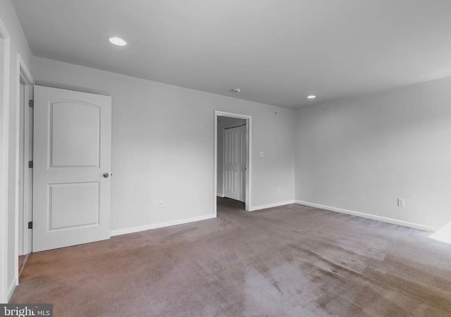 Newark Townhome: 621 S Twin Lakes Blvd
