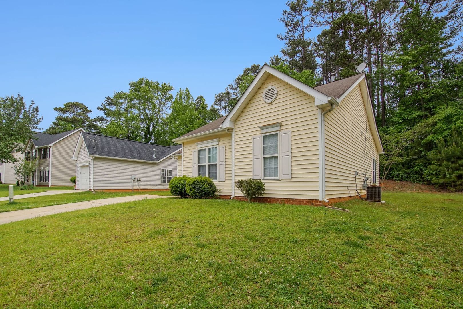 Raleigh House: 1117 Aaron Dr