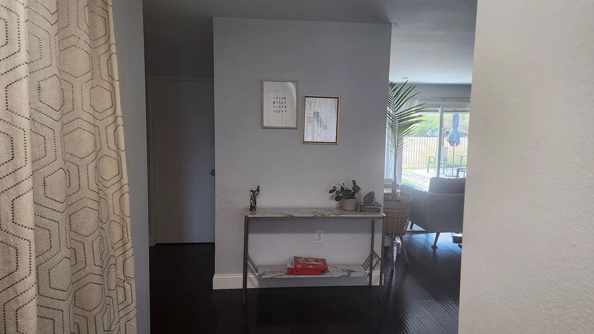 Livermore House: 1032 Hollyhock St