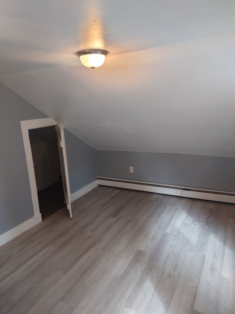 Woonsocket House: 252 Grove St