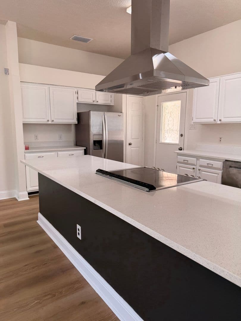 Fort Worth House: 7562 John T White Rd