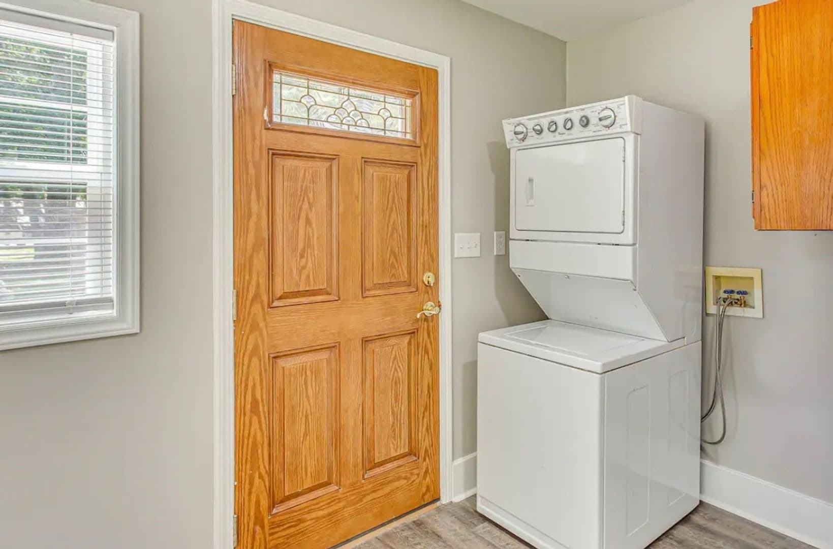 Whiteville House: 208 E Columbus St