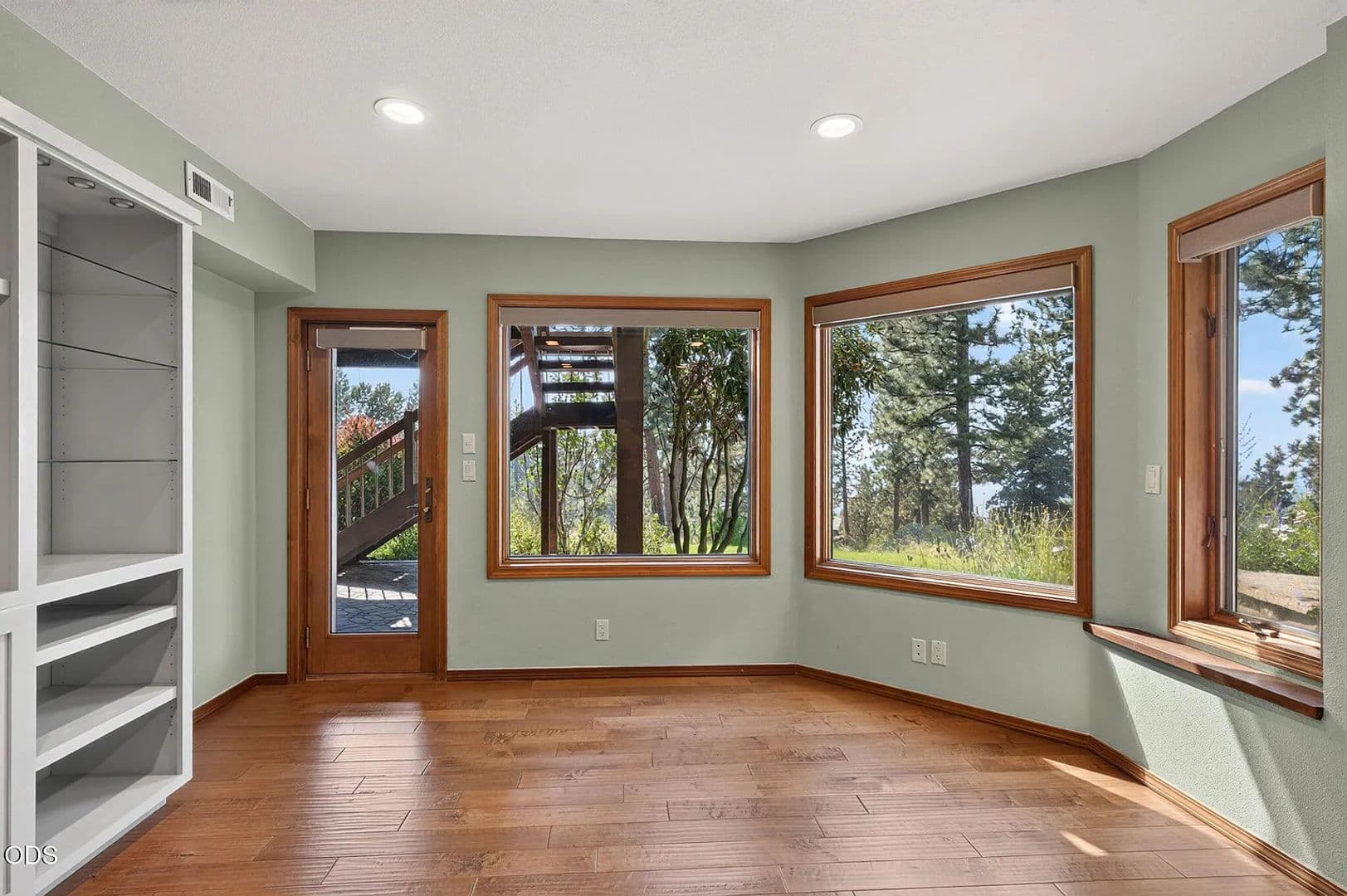 Bend House: 2889 Nw Starview Dr