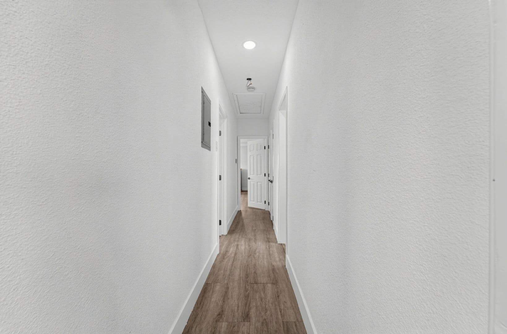 Los Angeles Townhome: 2703 Alsace Ave