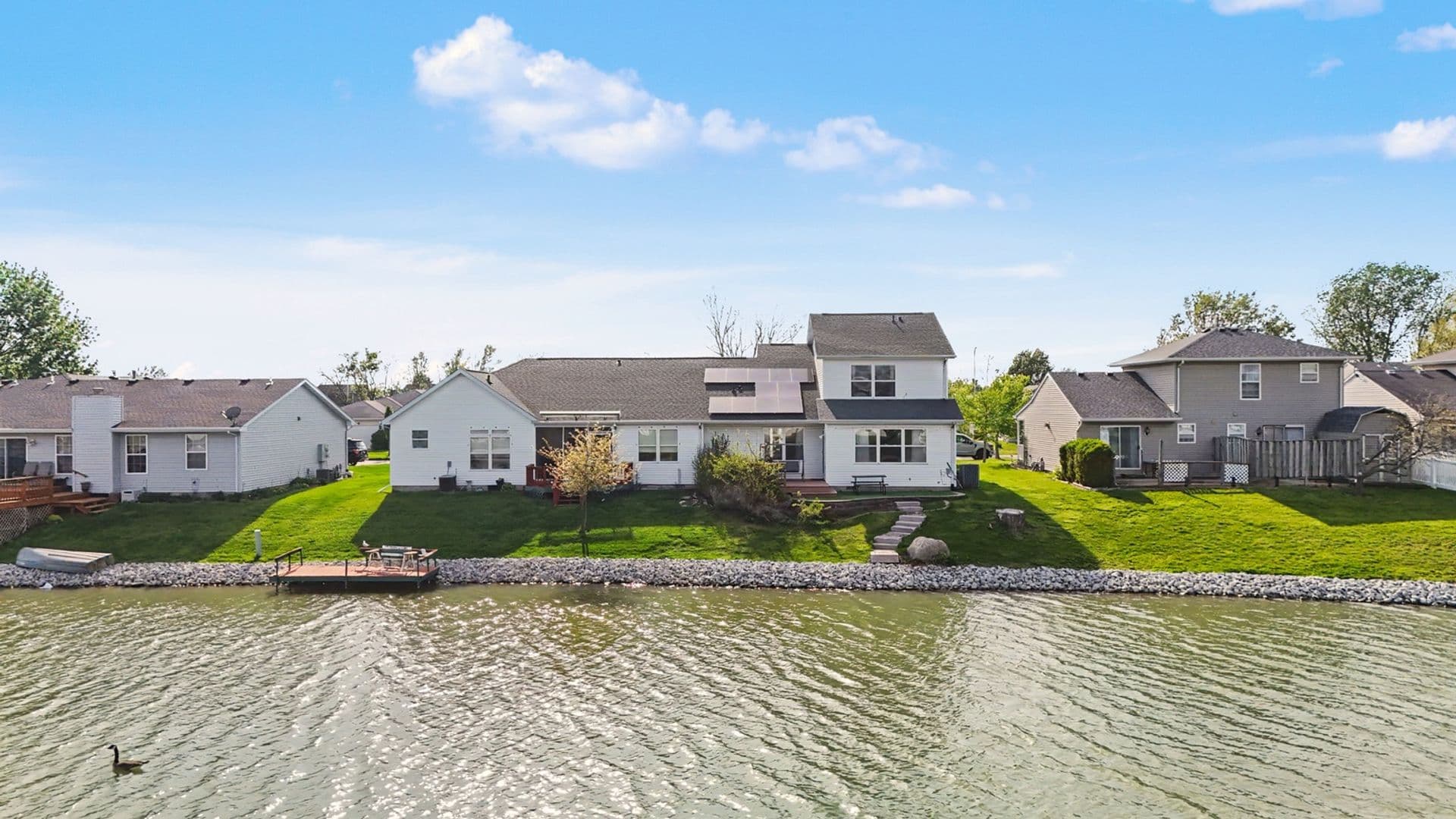 Champaign Townhome: 708 Erin Dr