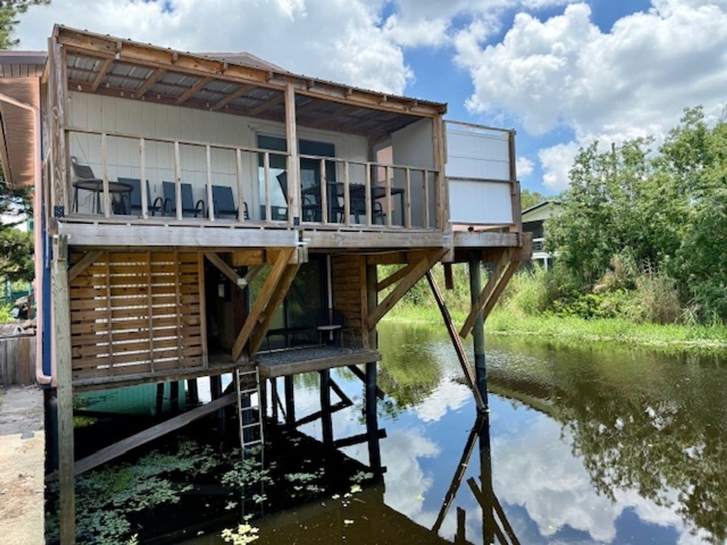 Cocoa House: 5749 Lake Poinsett Rd