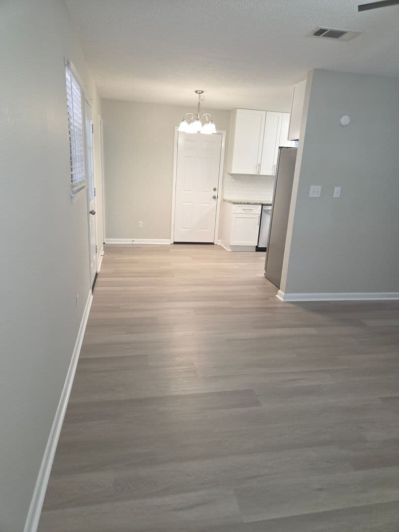 Crestview House: 503 Tall Pines St