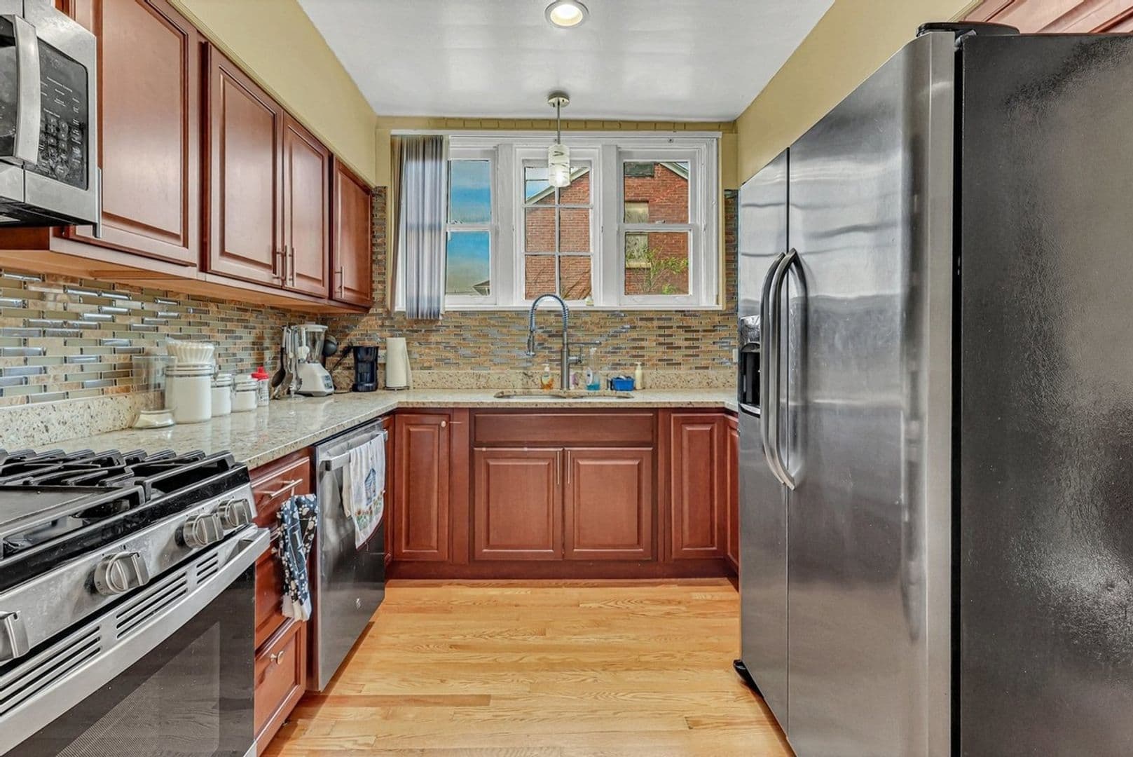 Chicago House: 7450 S Euclid Pkwy