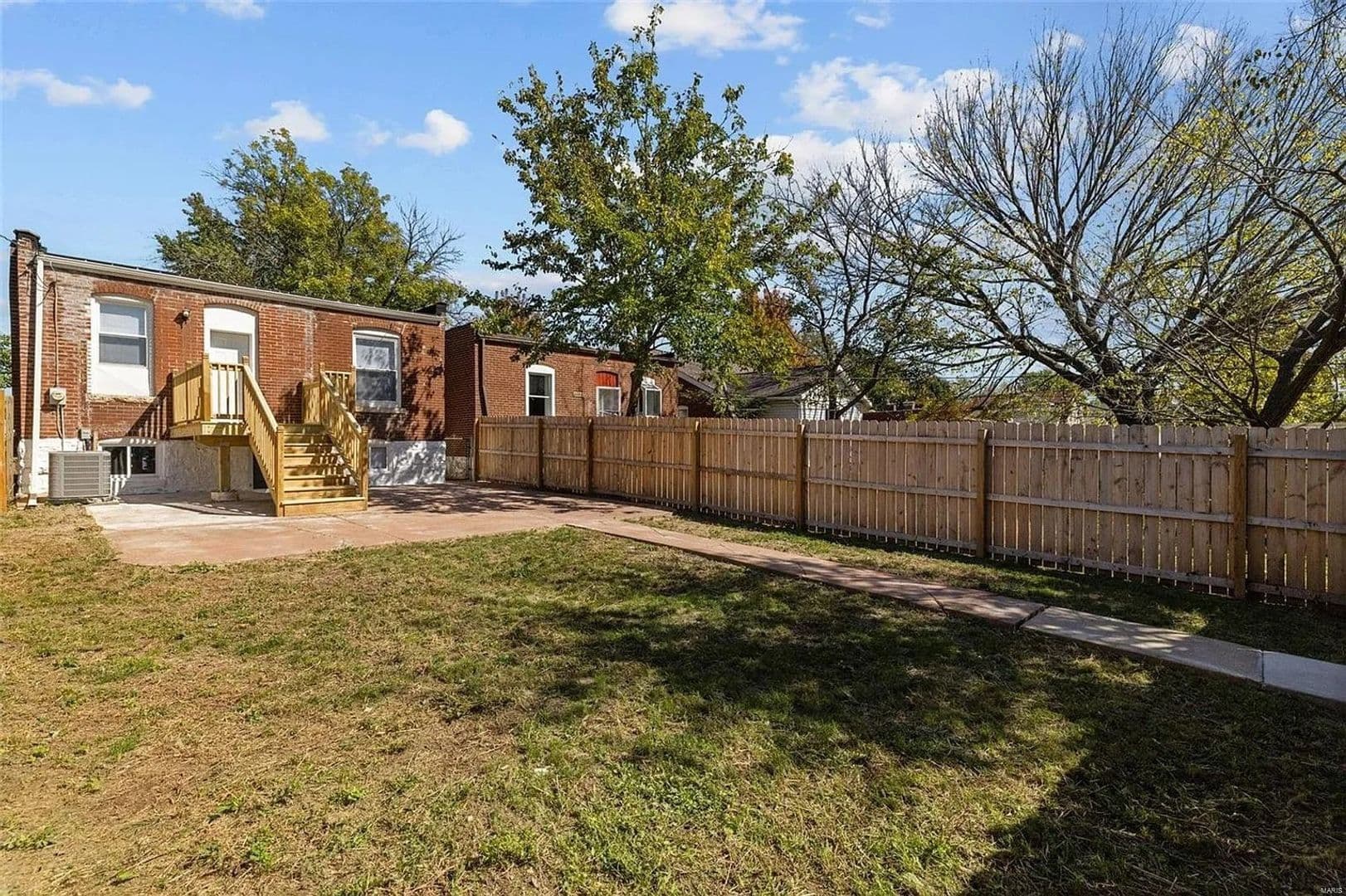 Saint Louis House: 4406 Ellenwood Ave