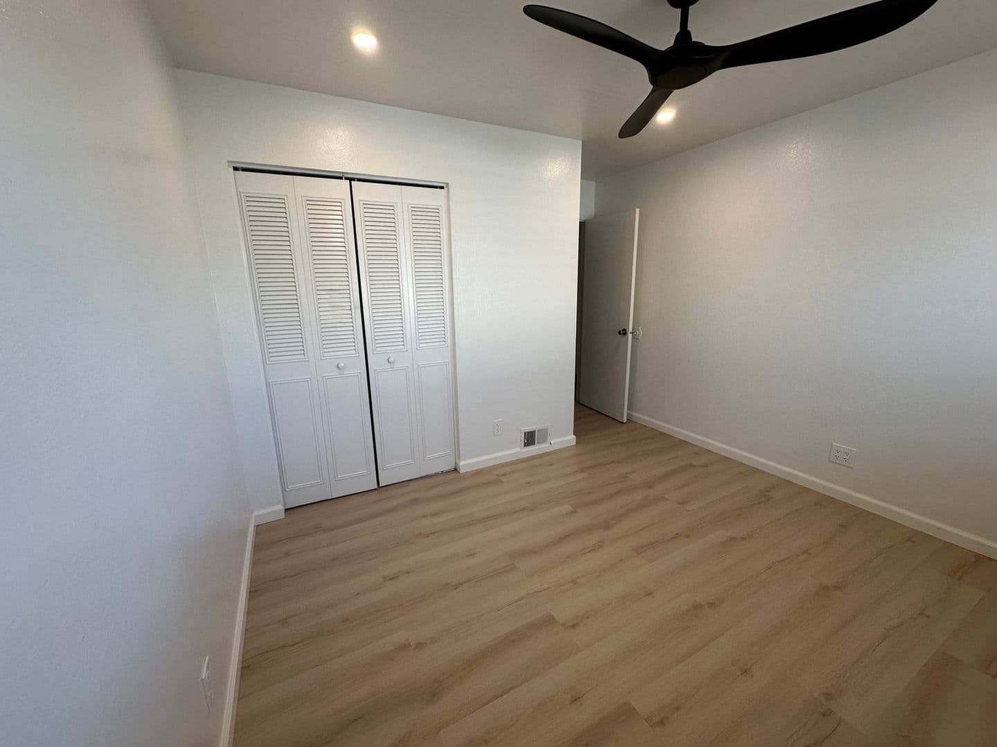 Auburn Condo: 3673 Park Dr