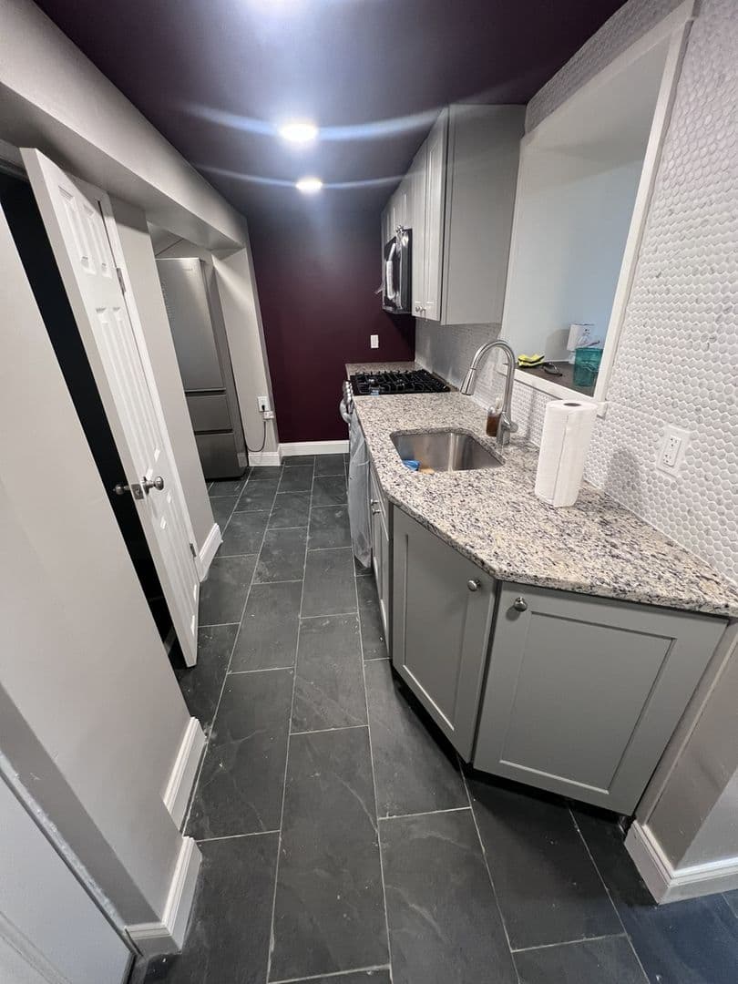 Philadelphia Townhome: 105 Carson St