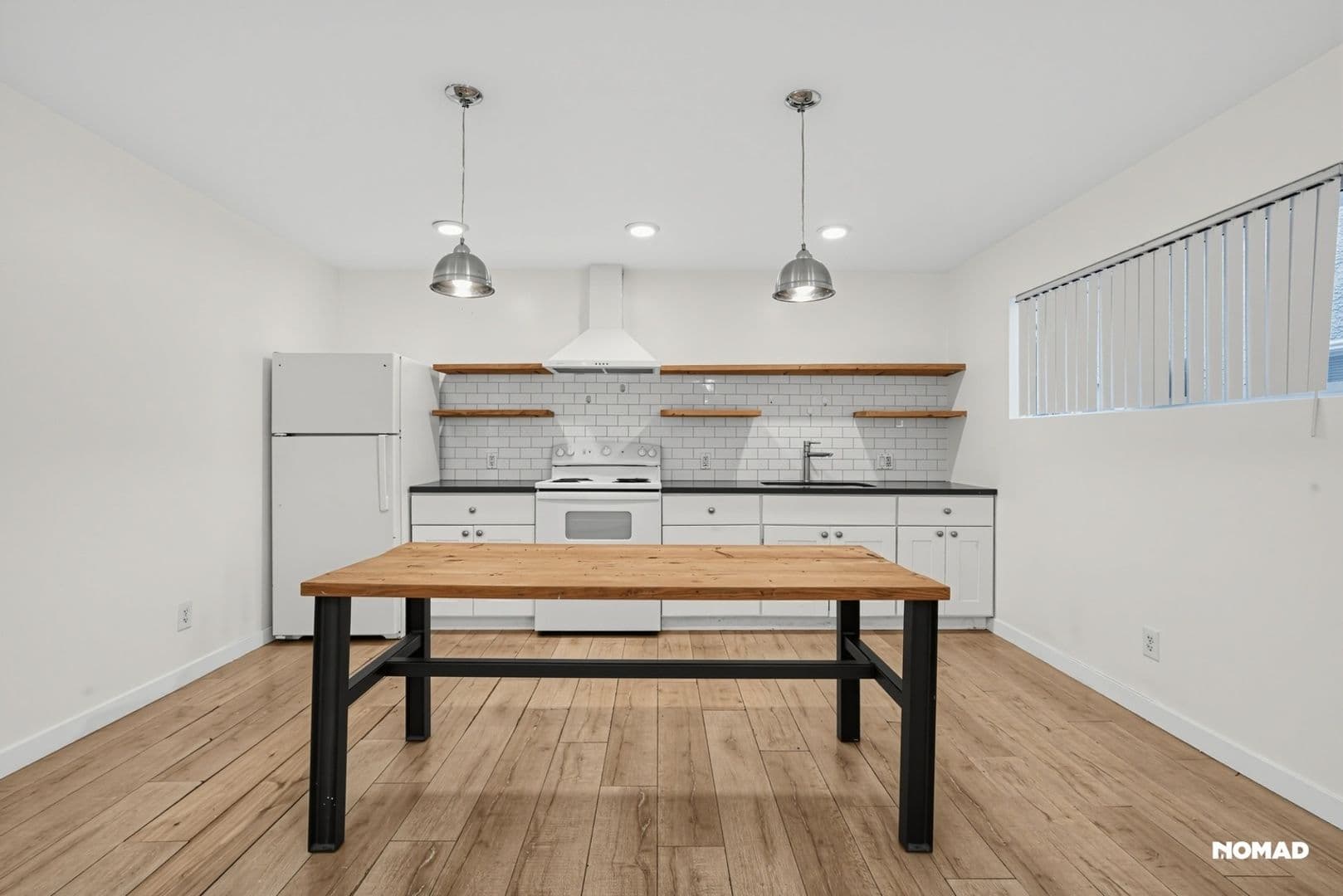 Long Beach Townhome: 2326 Locust Ave