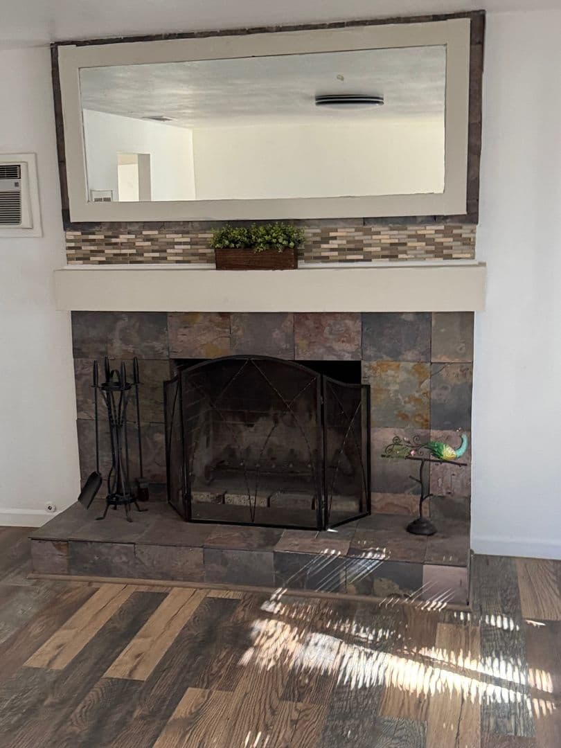 Visalia House: 16534 Avenue 291