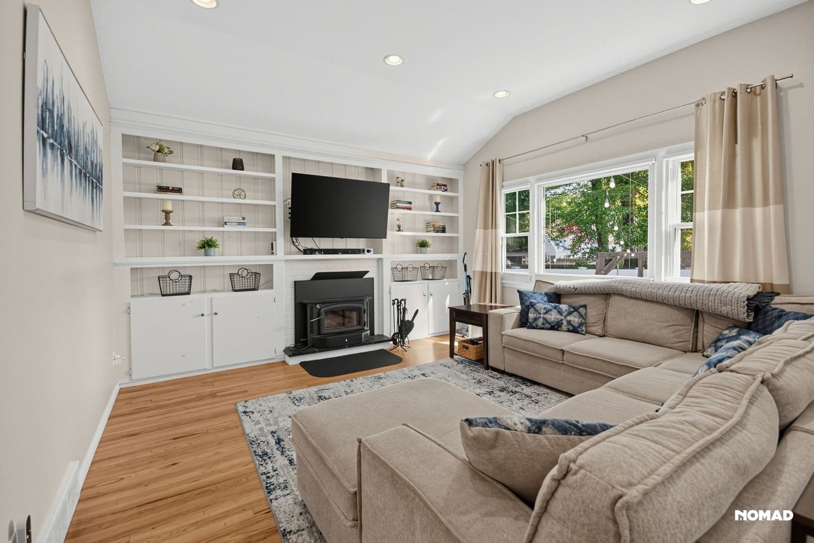 Newington House: 80 Knollwood Rd
