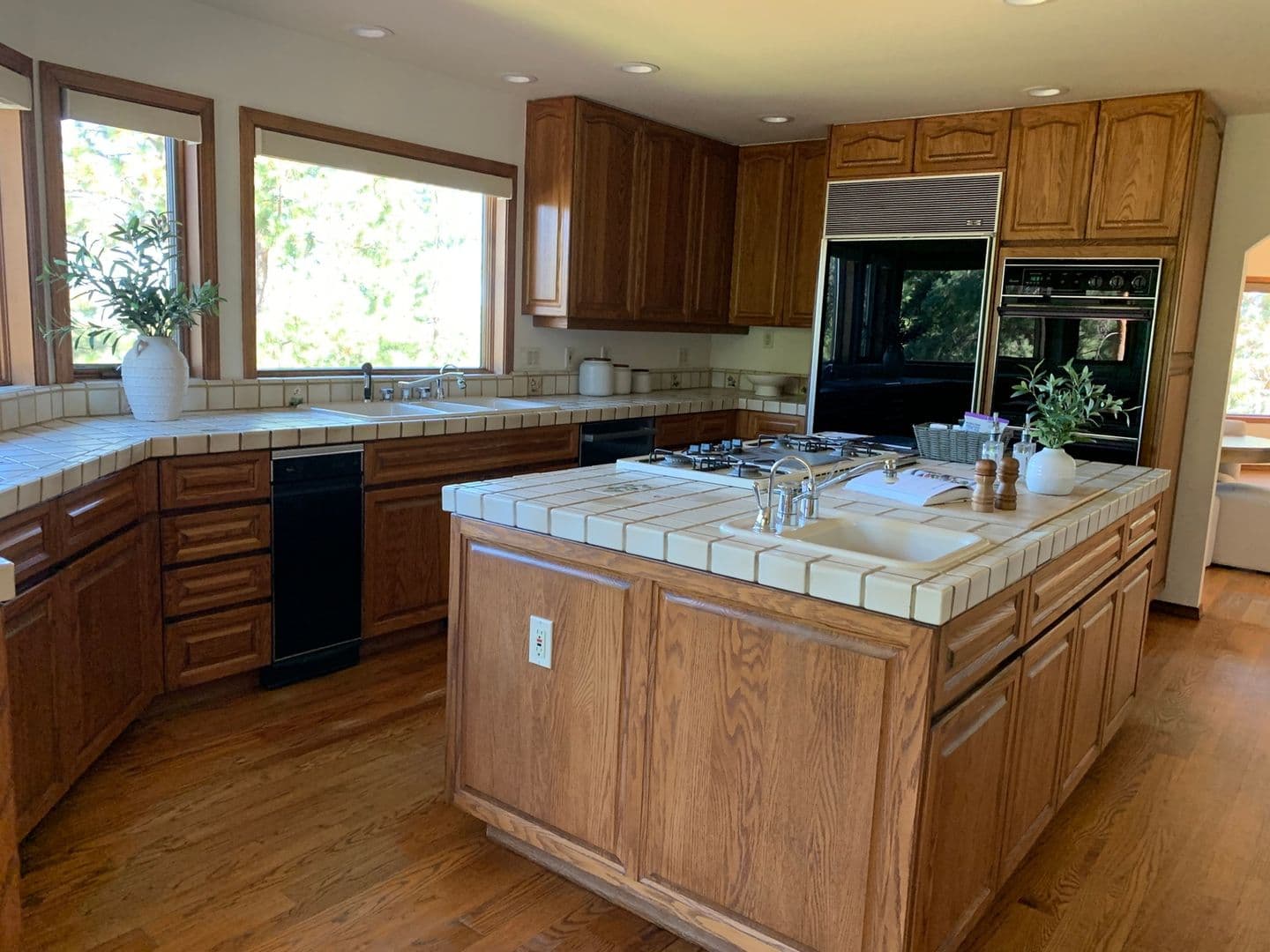 Bend House: 2889 Nw Starview Dr
