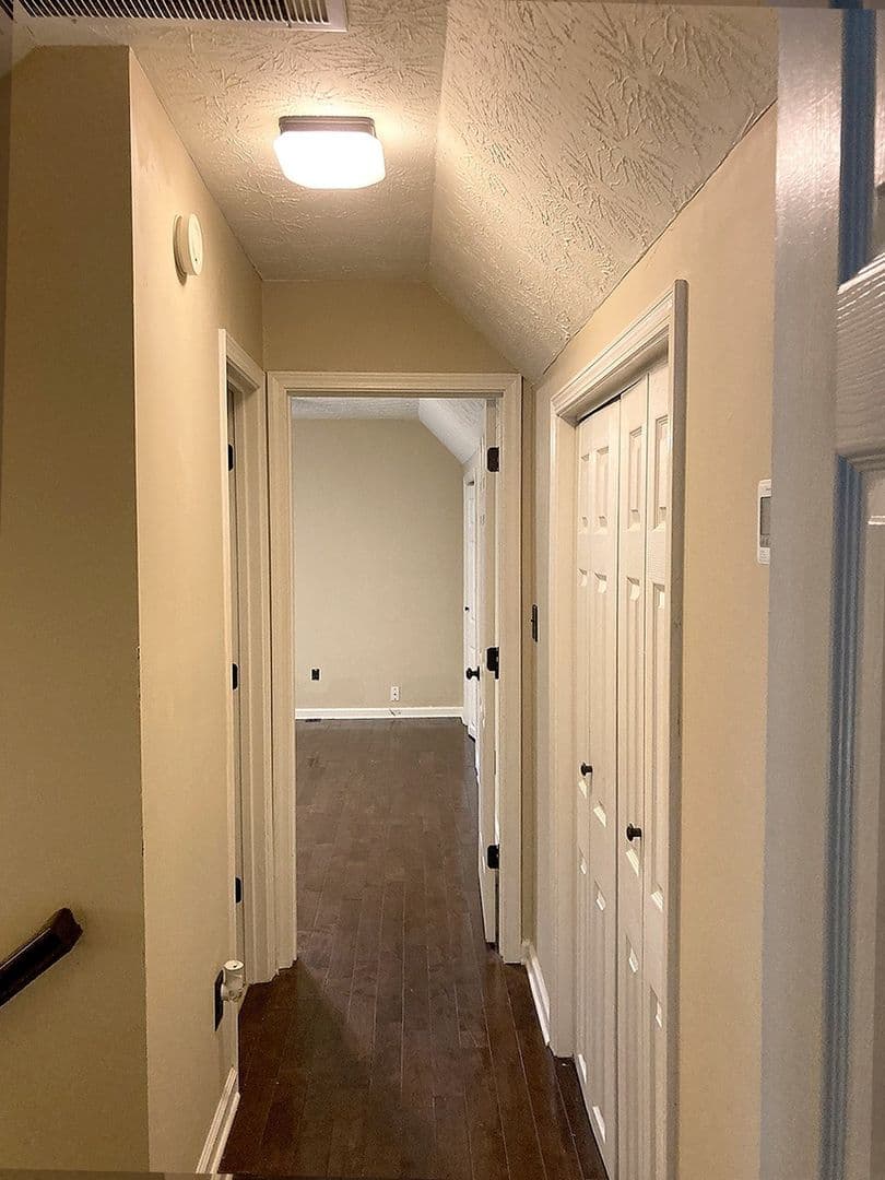 Villa Rica House: 1370 Fernwood Ct