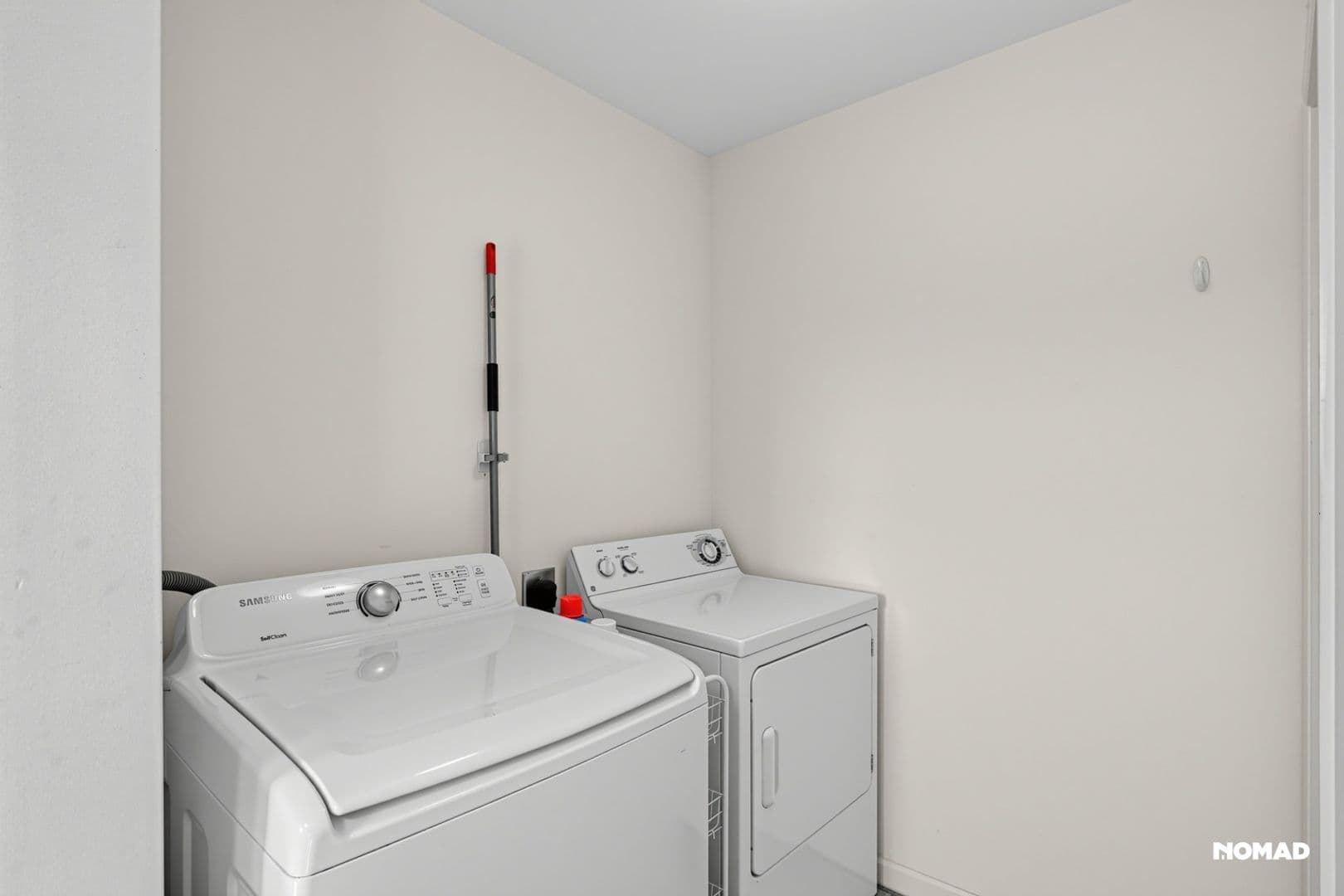 Carlisle Townhome: 318 Sherman Ave