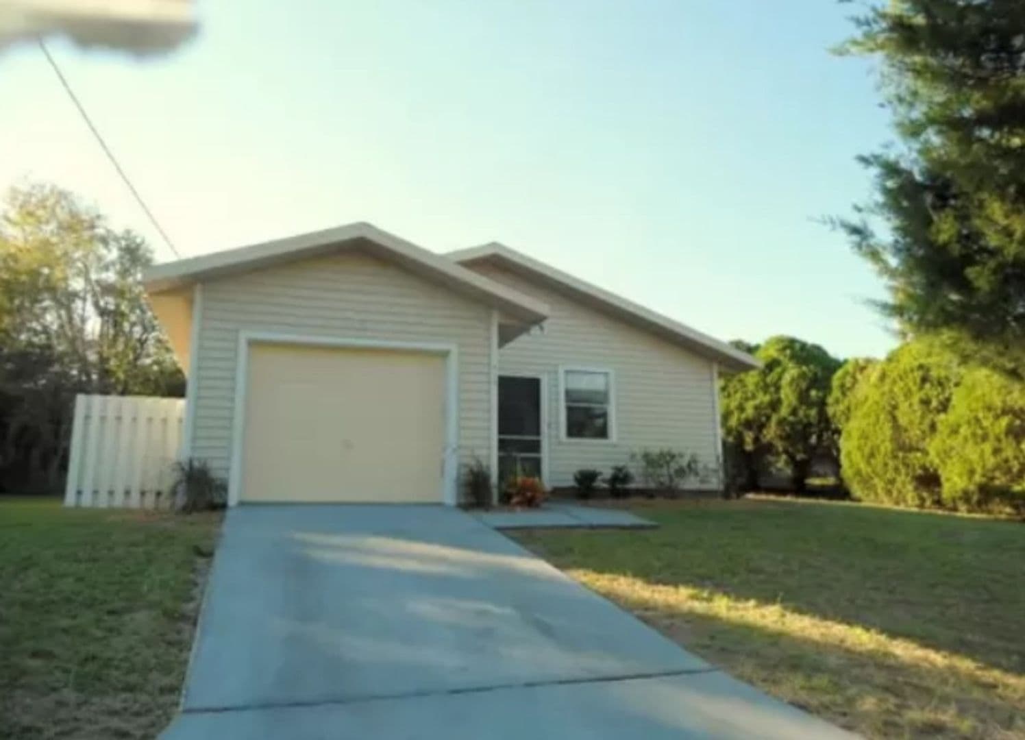 Inverness House: 415 W Circlewood St