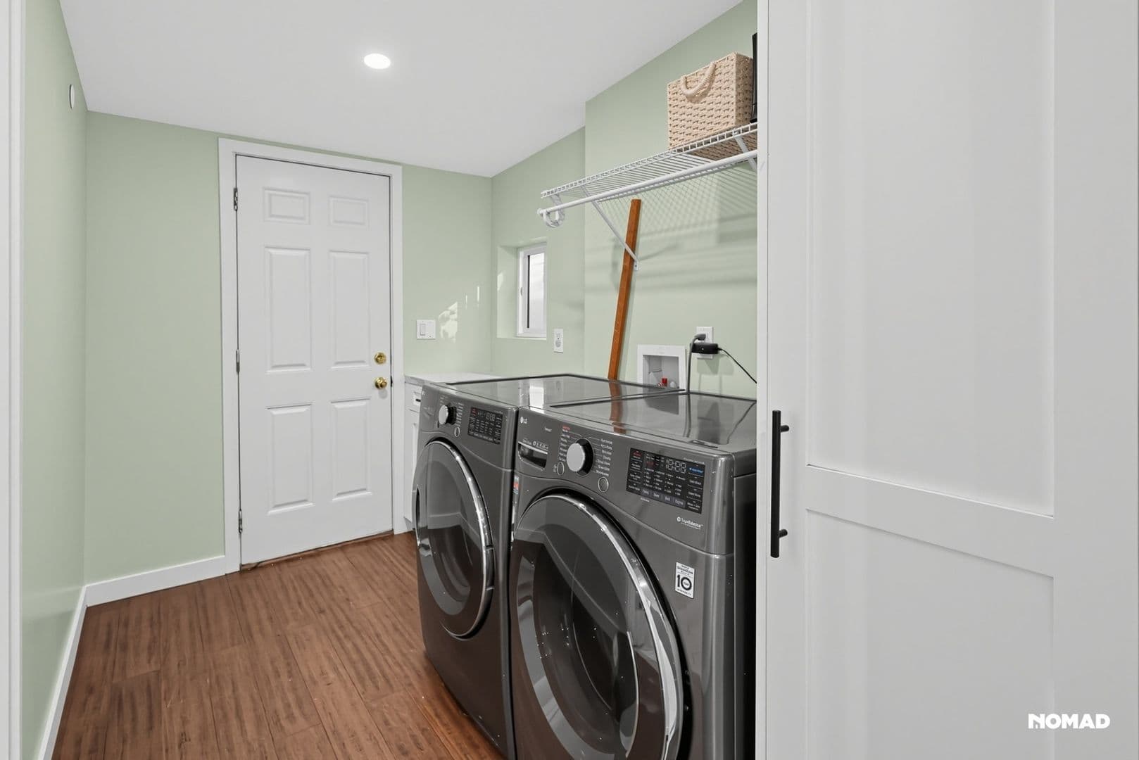 Los Angeles House: 4875 Wicopee Ave