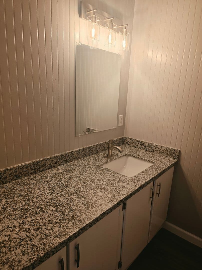 Lubbock House: 7403 Globe Ave