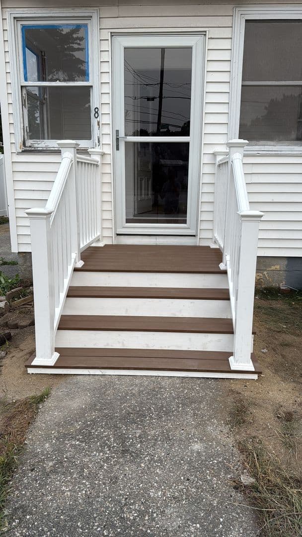 Manchester Townhome: 8 Lamprey St