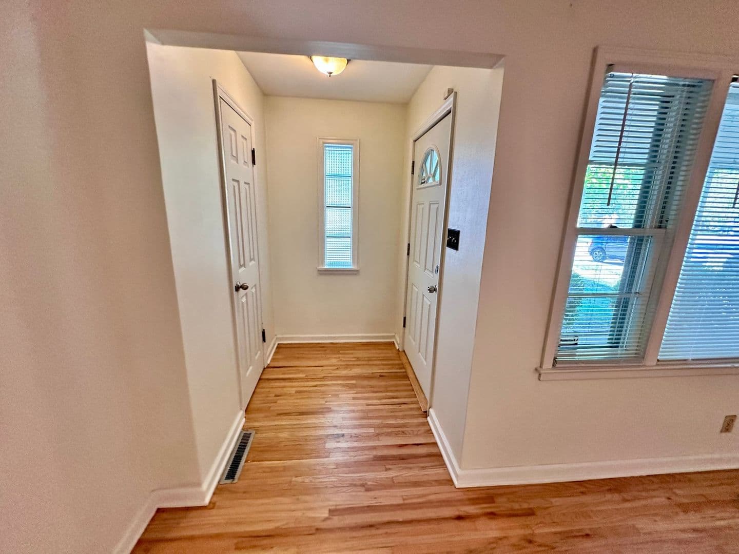 Wichita House: 829 S Watson Ln