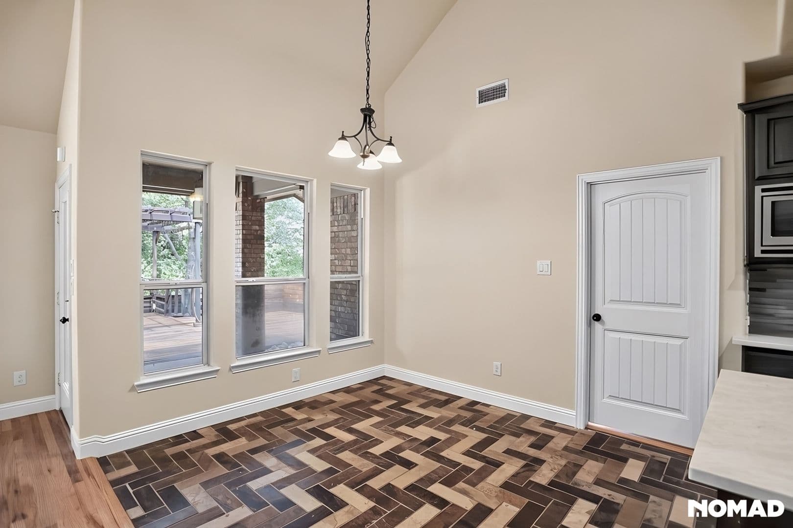 Dallas House: 6523 Prairie Flower Trl