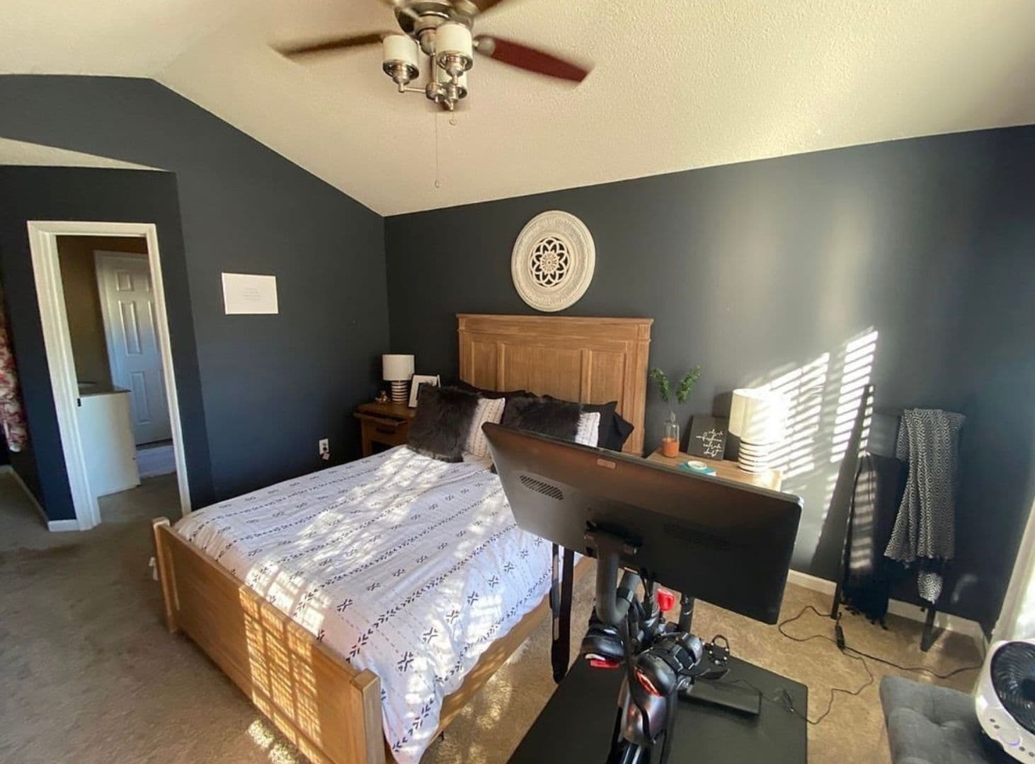 Columbia House: 6 White Wing Ct
