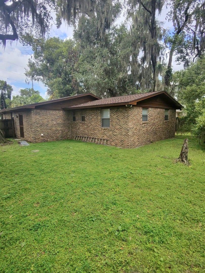 Jacksonville House: 7325 Calvin St