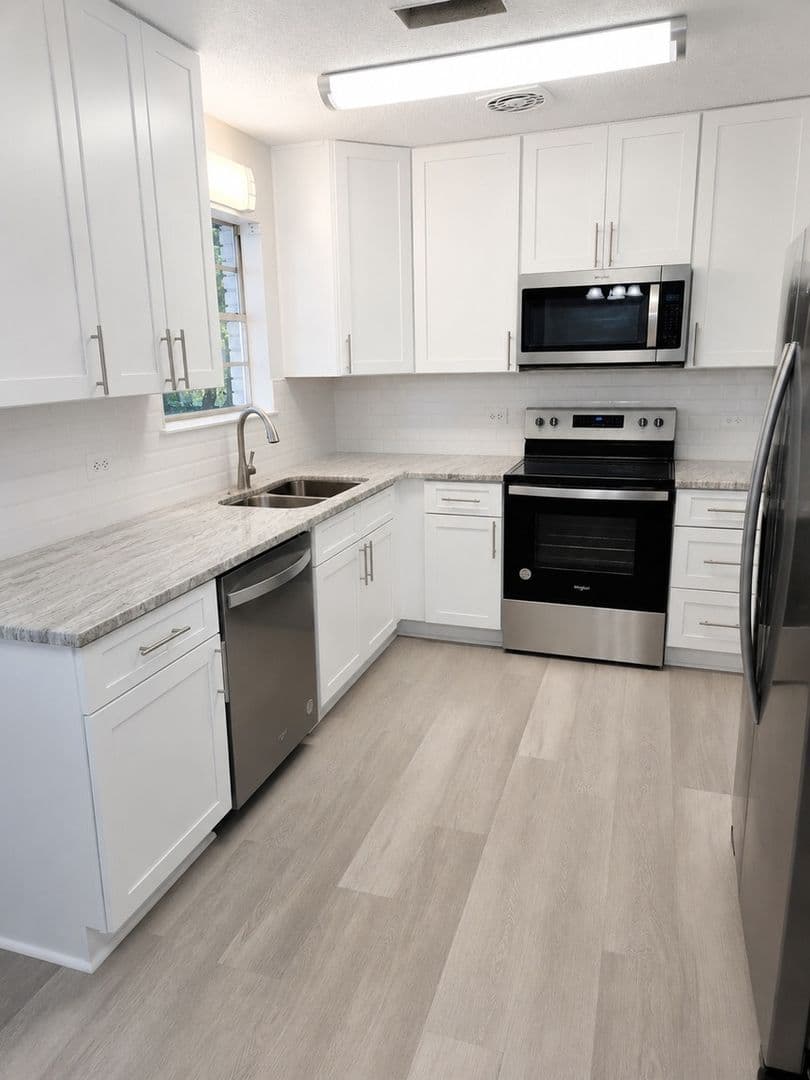 Crestview House: 503 Tall Pines St