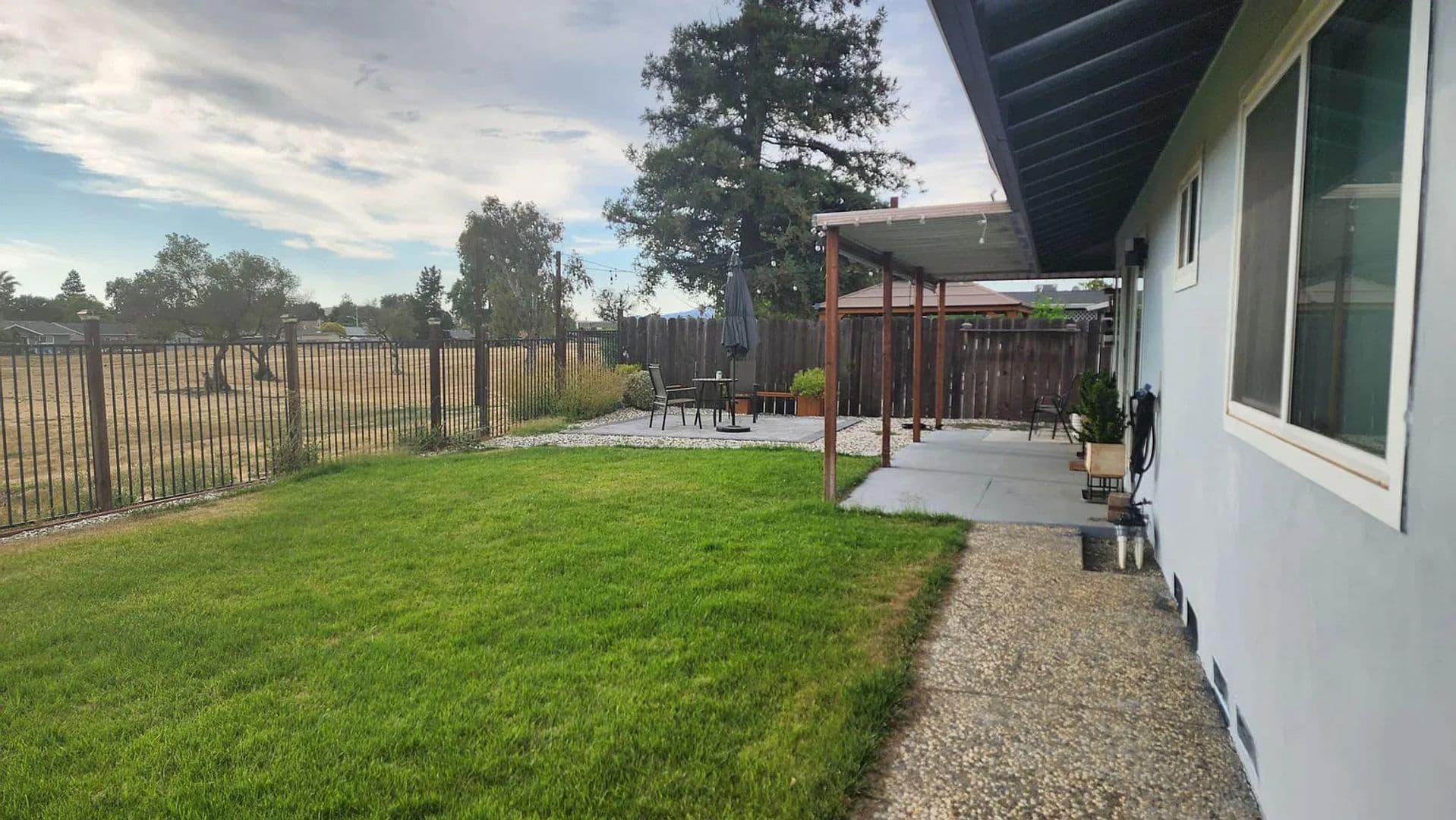 Livermore House: 1032 Hollyhock St