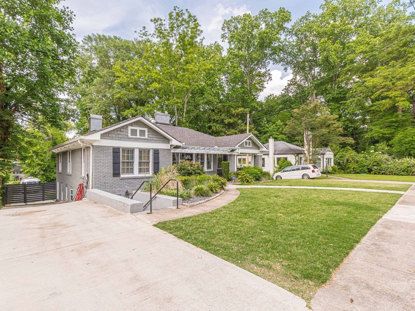 College Park House: 1847 Walker Ave