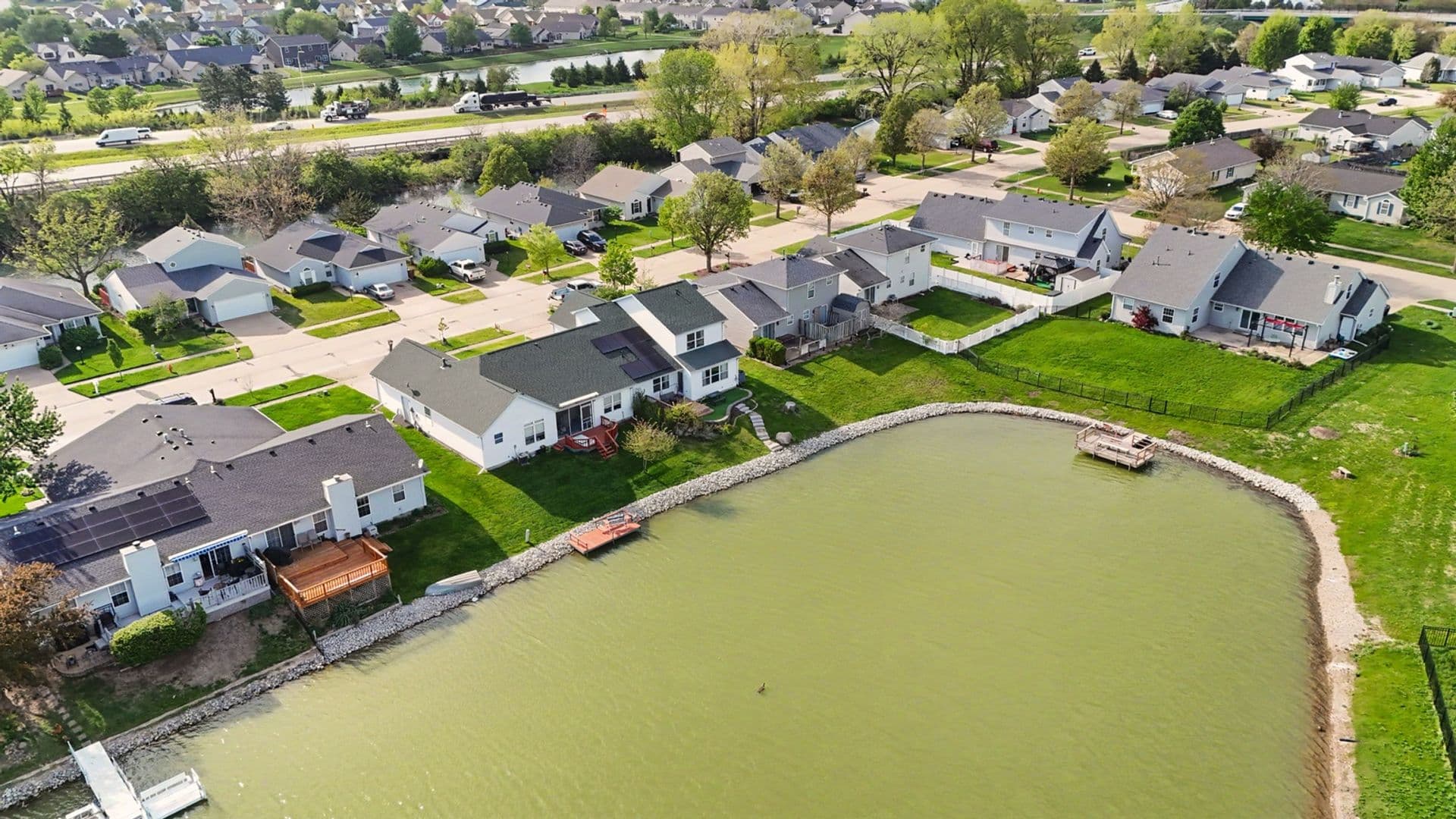 Champaign Townhome: 708 Erin Dr