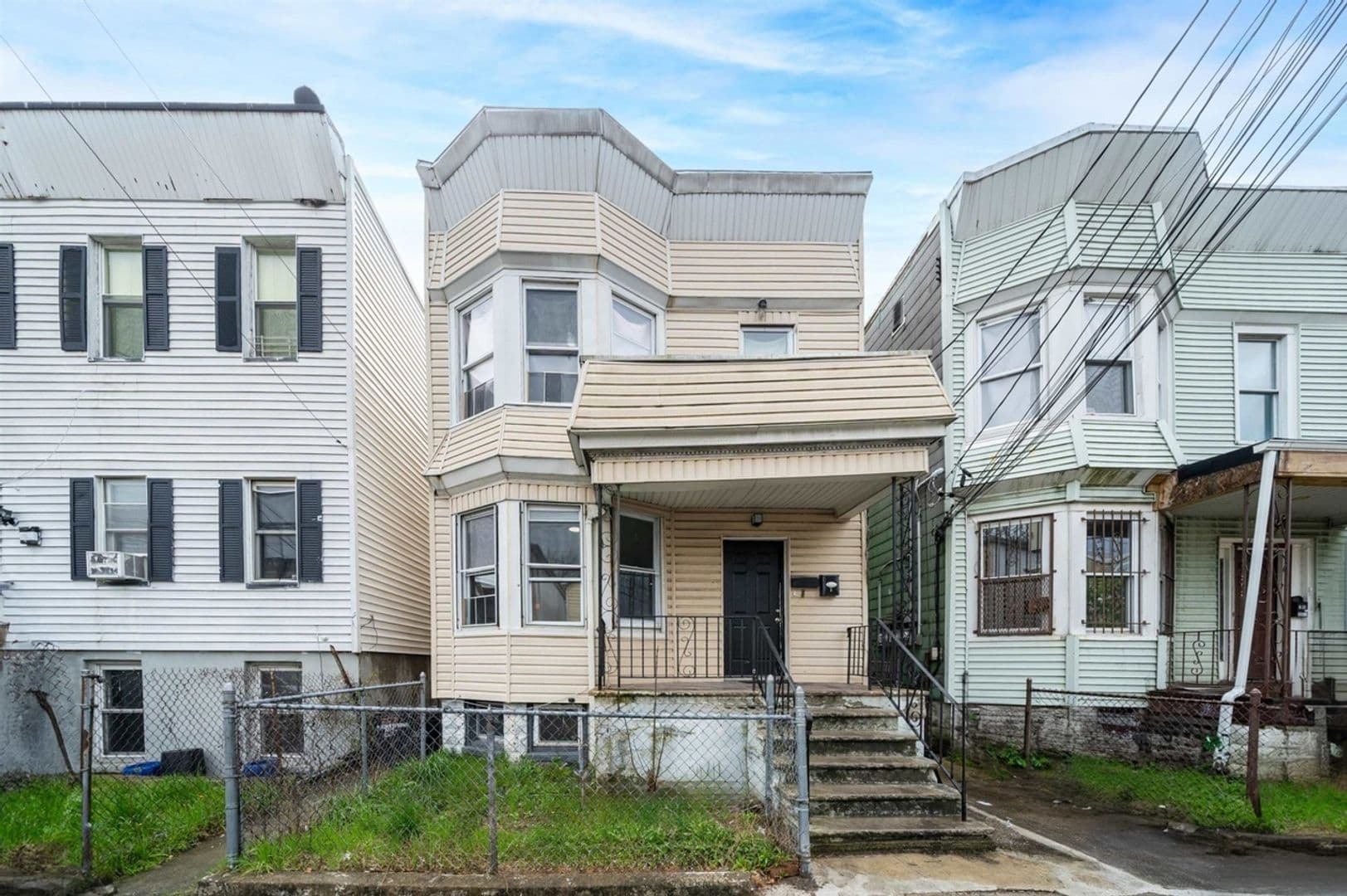 Jersey City Townhome: 207 Armstrong Ave