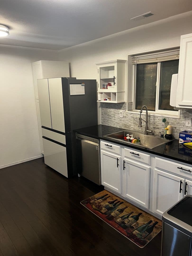 Kent House: 29088 215th Pl SE