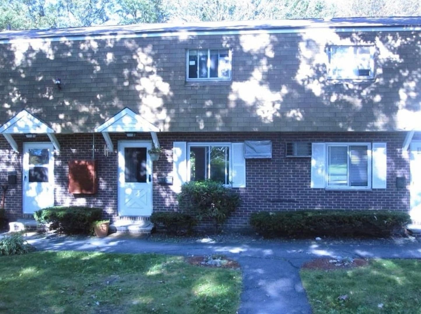 Dracut Townhome: 120 Thissell Ave