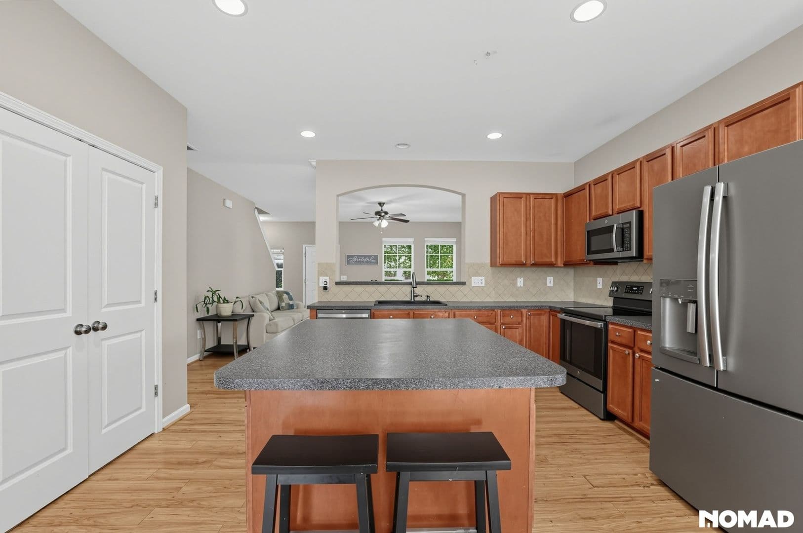 Simpsonville House: 302 Barrett Chase Dr