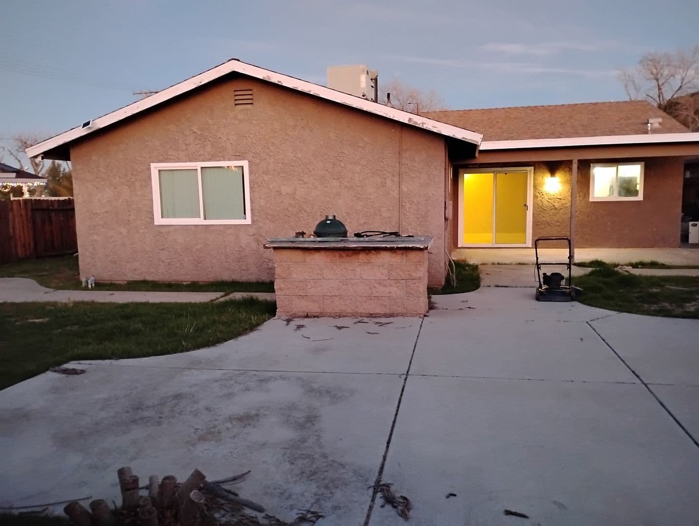 Lancaster House: 44755 Jefferson Ct