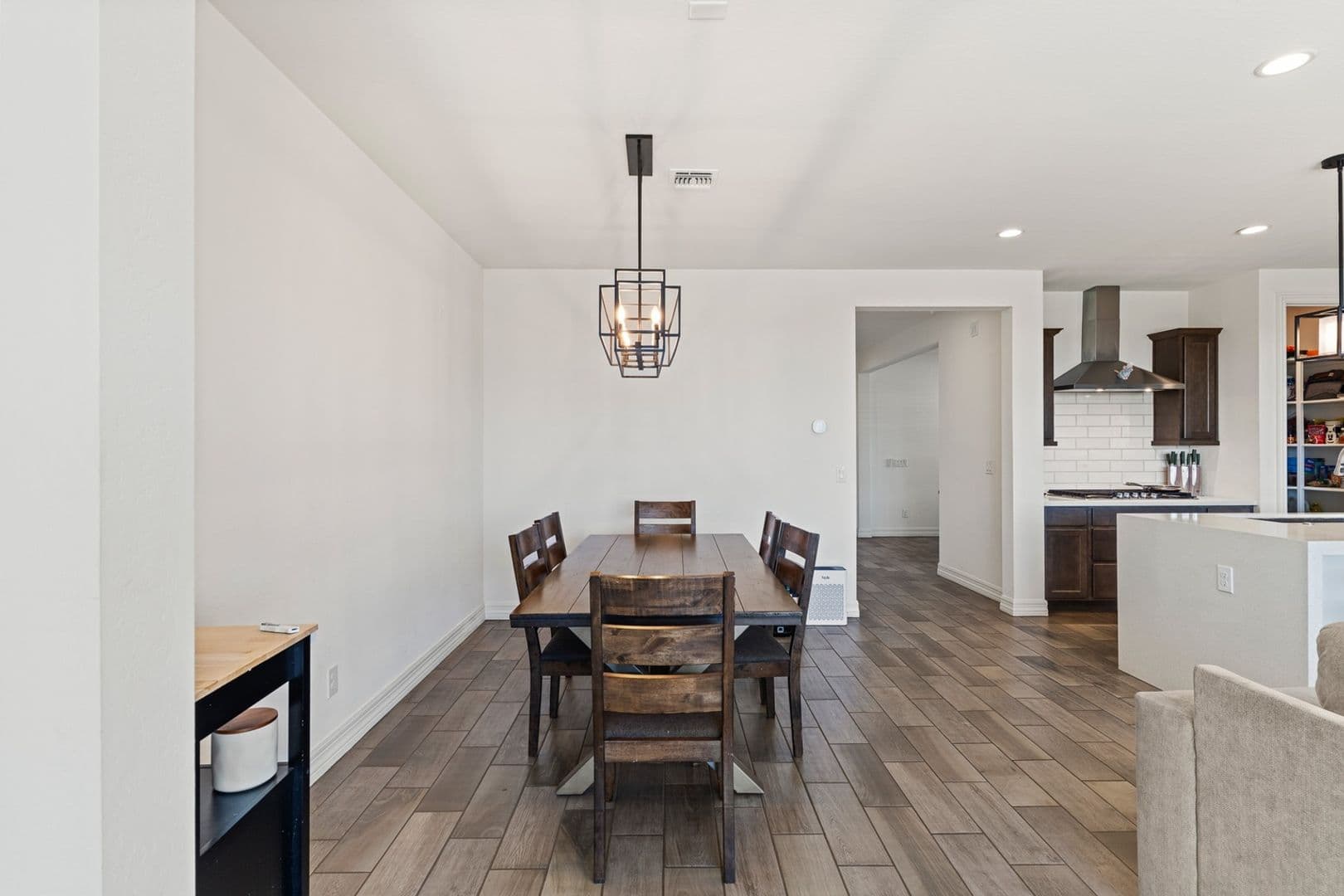 Surprise House: 10997 N Hershey St