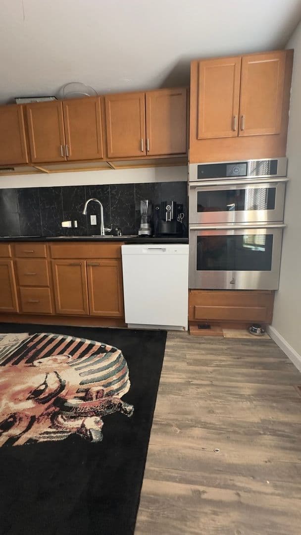 Aurora House: 1641 Nome St