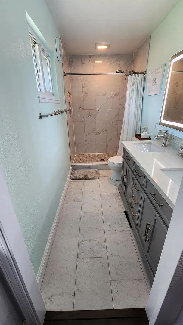 Livermore House: 1032 Hollyhock St