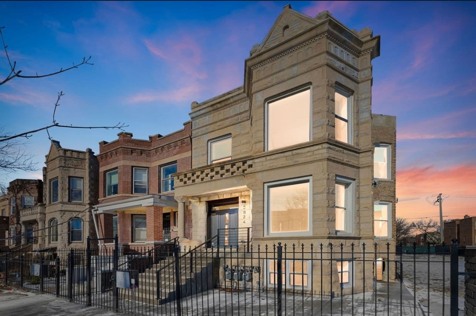 Chicago Townhome: 3824 W Arthington St