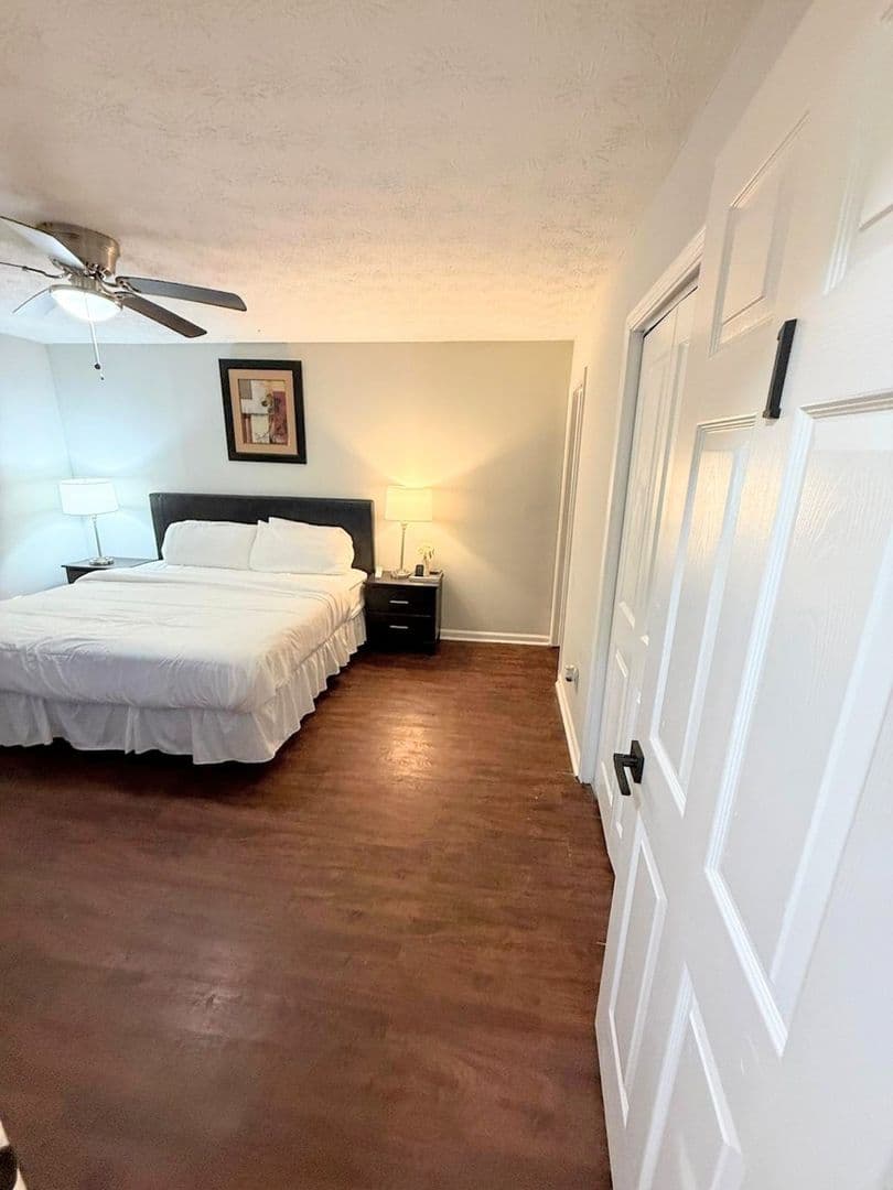 Atlanta House: 5405 Glen Haven Dr