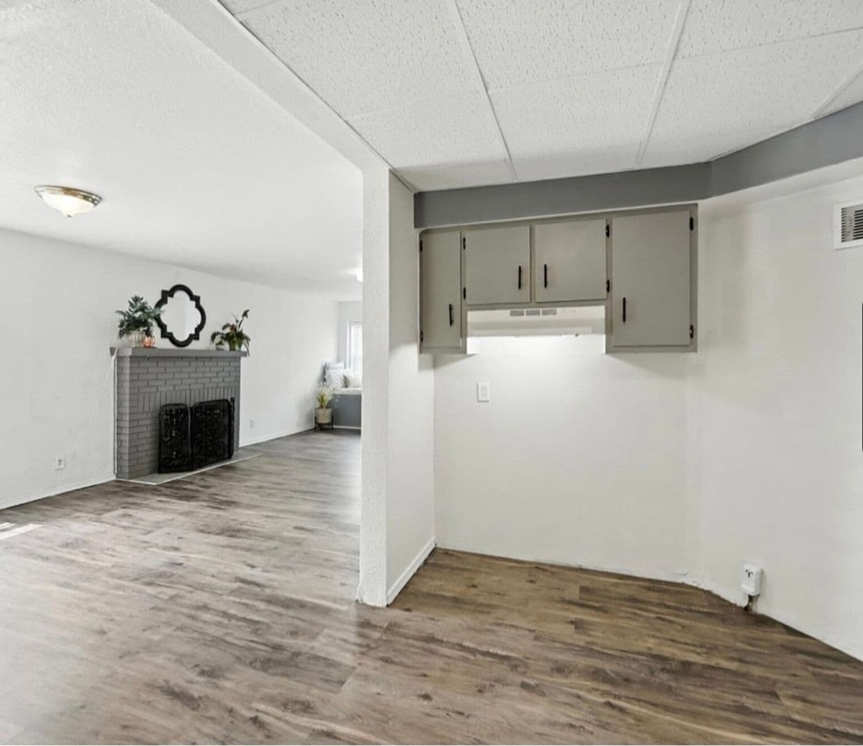Lima House: 419 S Collett St