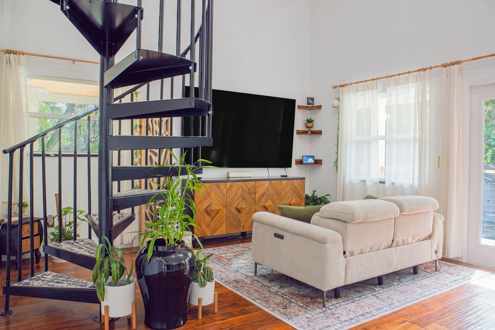 Ocoee House: 349 N Bluford Ave