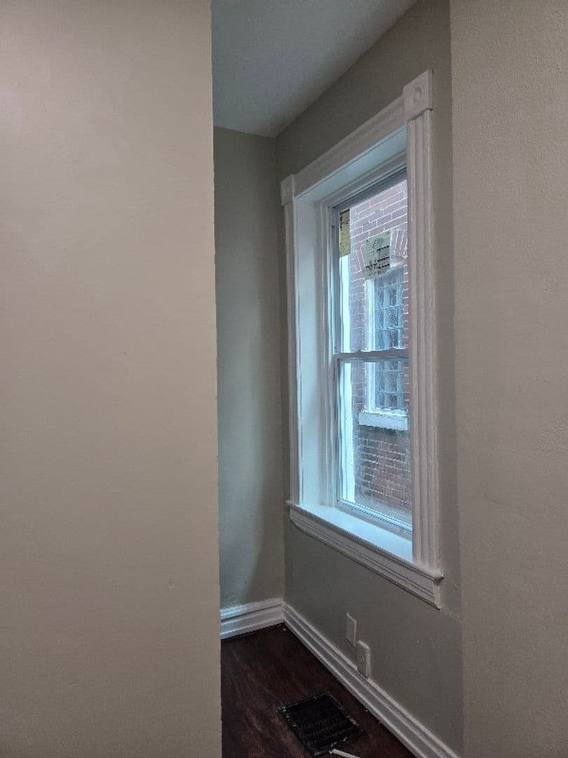 Saint Louis House: 5501 Putnam St