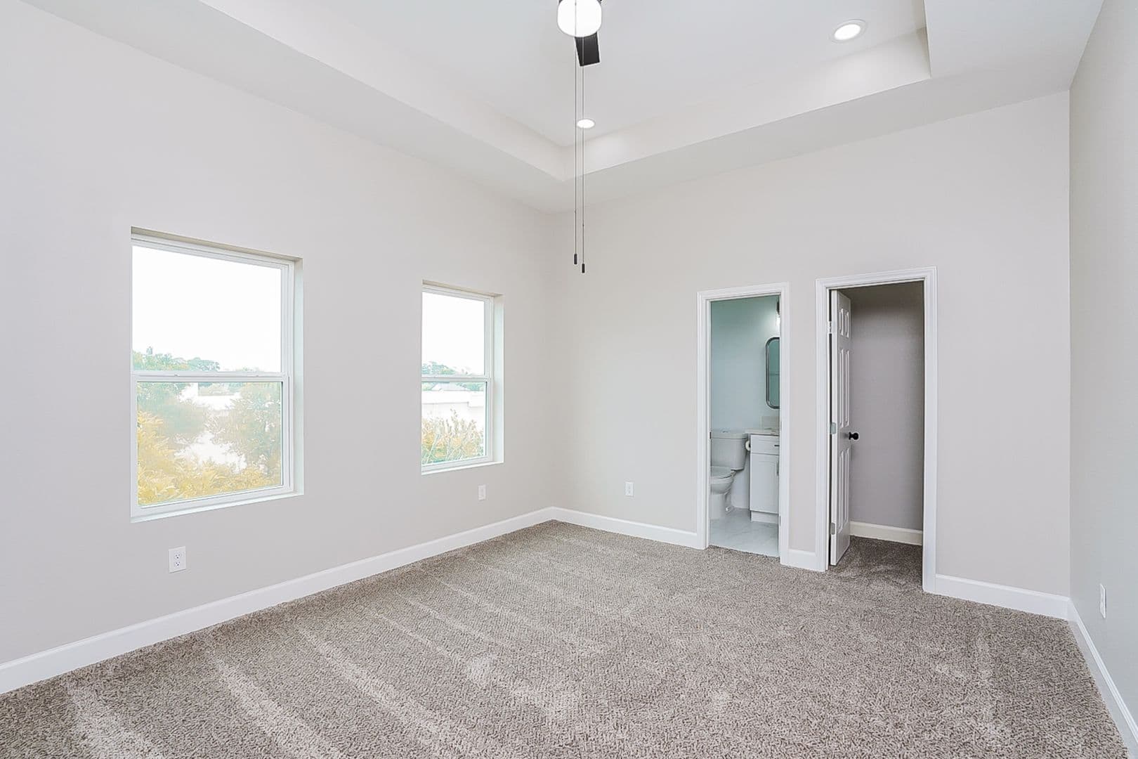 Houston House: 2118 Oatfield Dr