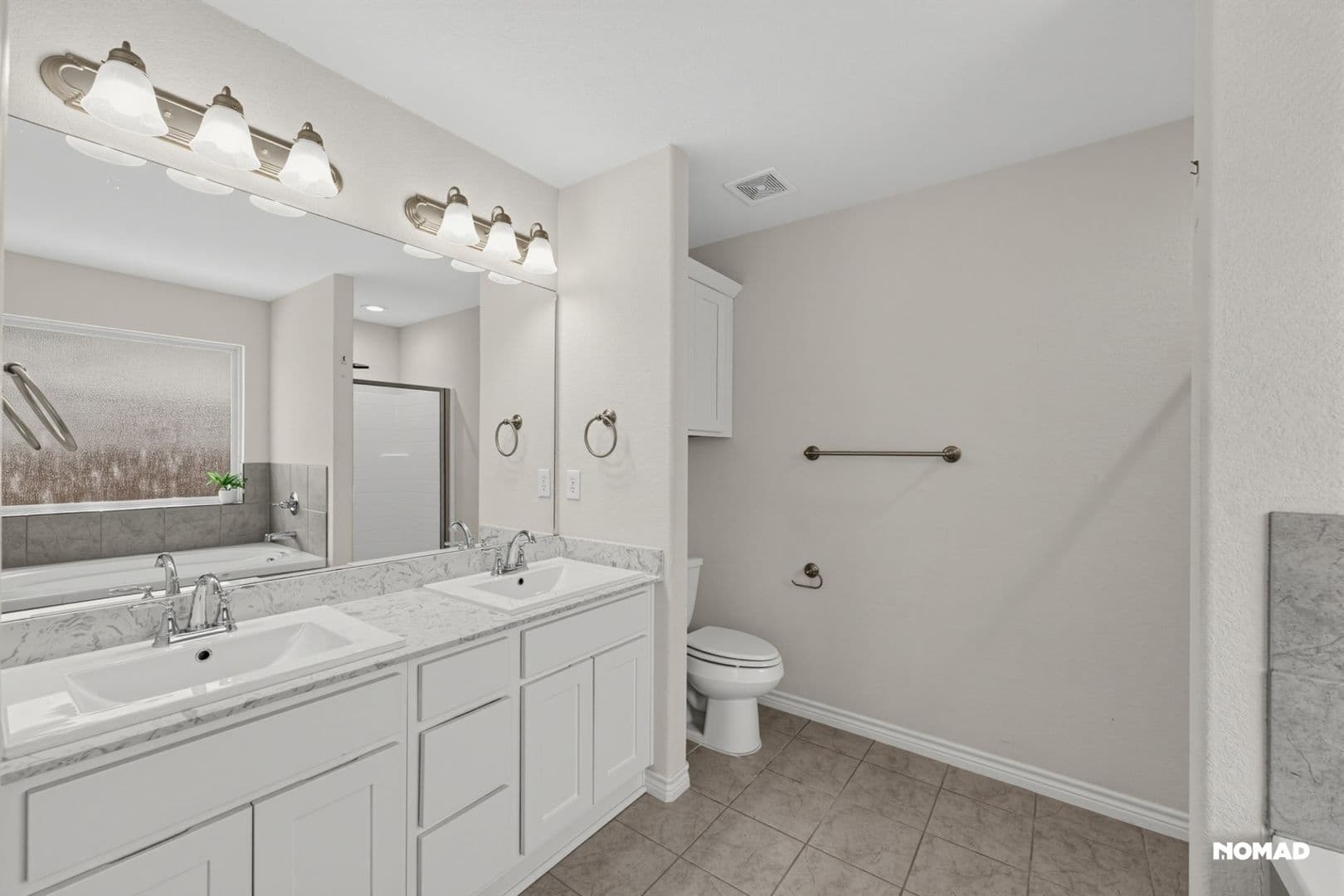 Runaway Bay House: 205 Shady Oaks Dr